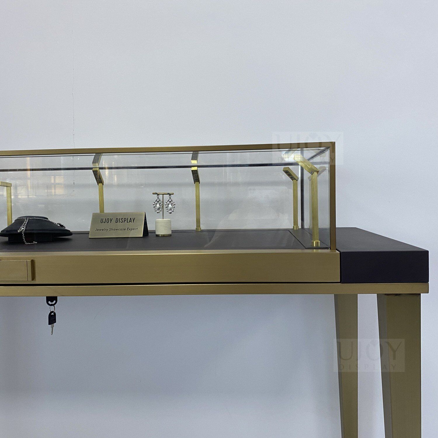 2023 New Jewelry Display Table with Glass and Light UD017 (7) 2023 New Jewelry Display Table with Glass and Light UD017 (7)