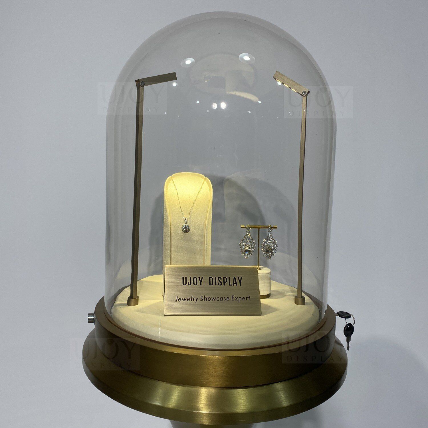 Glass dome jewelry showcase display with lock UD006 (2) Glass dome jewelry showcase display with lock UD006 (2)