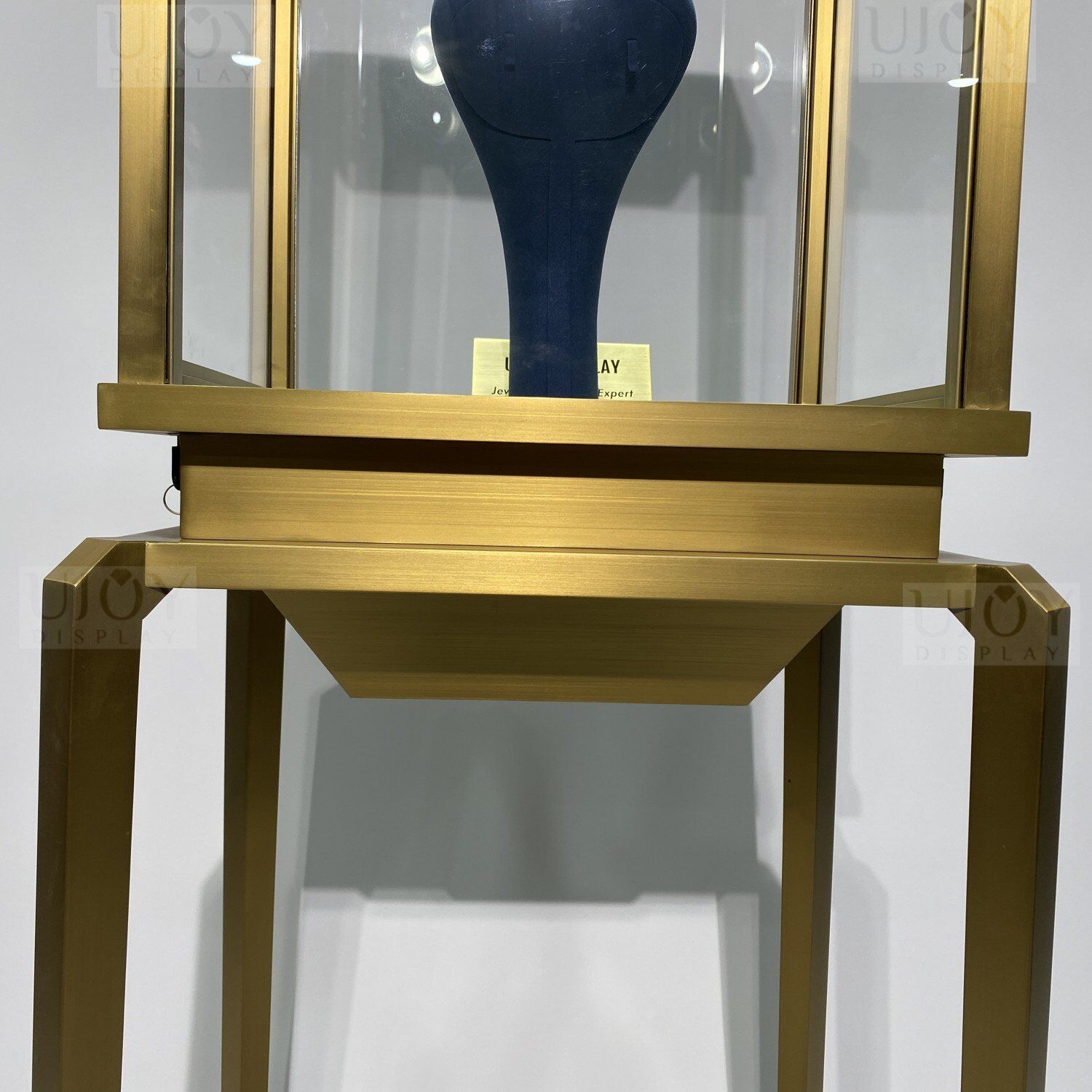 Glass vitrine top pedestal display showcase for jewelry UD005 (5) Glass vitrine top pedestal display showcase for jewelry UD005 (5)
