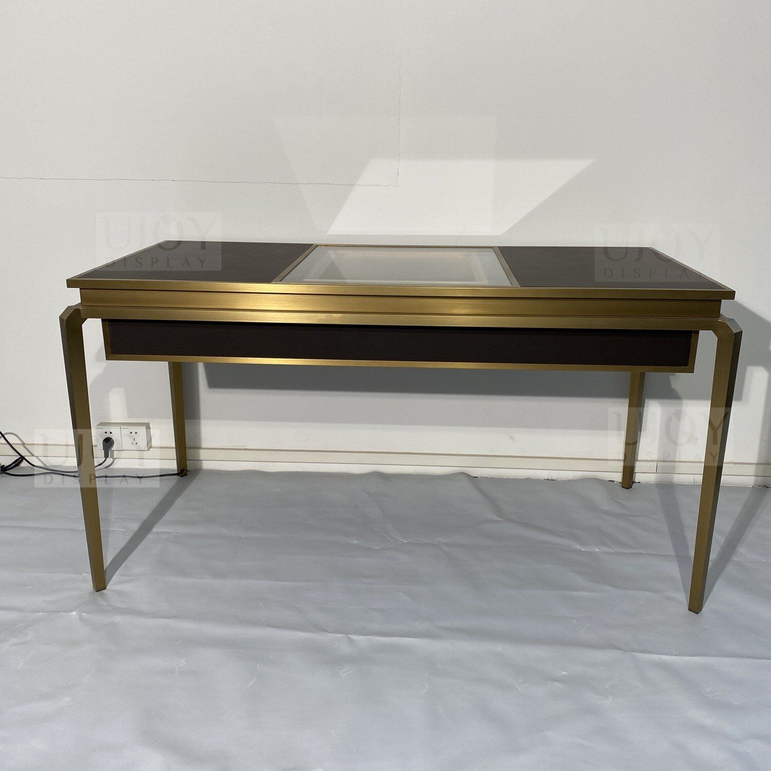 Luxury Jewelry Table With Glass Window VIP Desk UD016 (12) Luxury Jewelry Table With Glass Window VIP Desk UD016 (12)