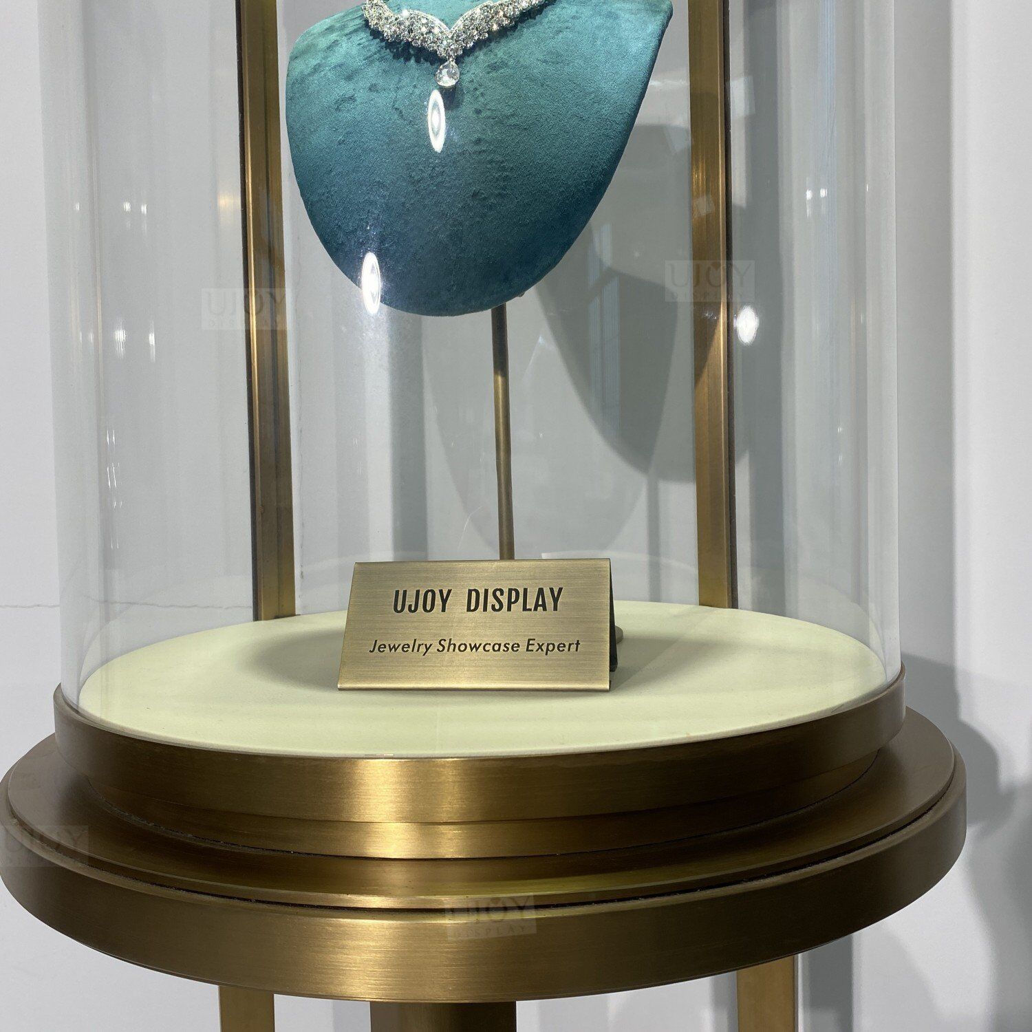 close view detail__Round Tower Showcase Glass Pedestal Display UD018 (2) close view detail__Round Tower Showcase Glass Pedestal Display UD018 (2)