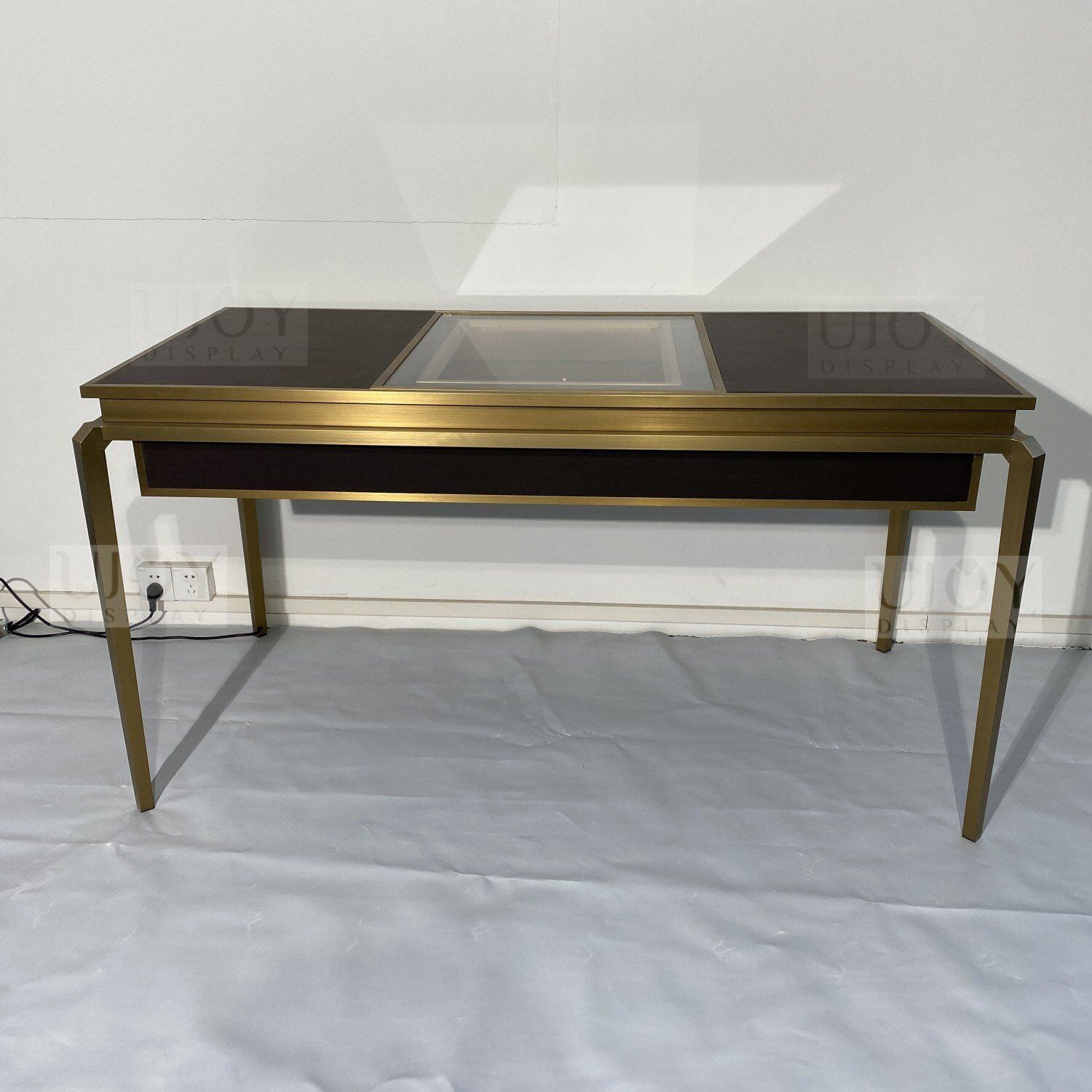 not lighted__Luxury Jewelry Table With Glass Window VIP Desk UD016 (2) not lighted__Luxury Jewelry Table With Glass Window VIP Desk UD016 (2)