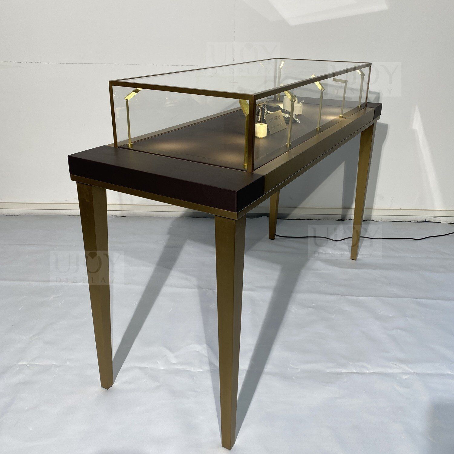 side view__2023 New Jewelry Display Table with Glass and Light UD017 (3) side view__2023 New Jewelry Display Table with Glass and Light UD017 (3)