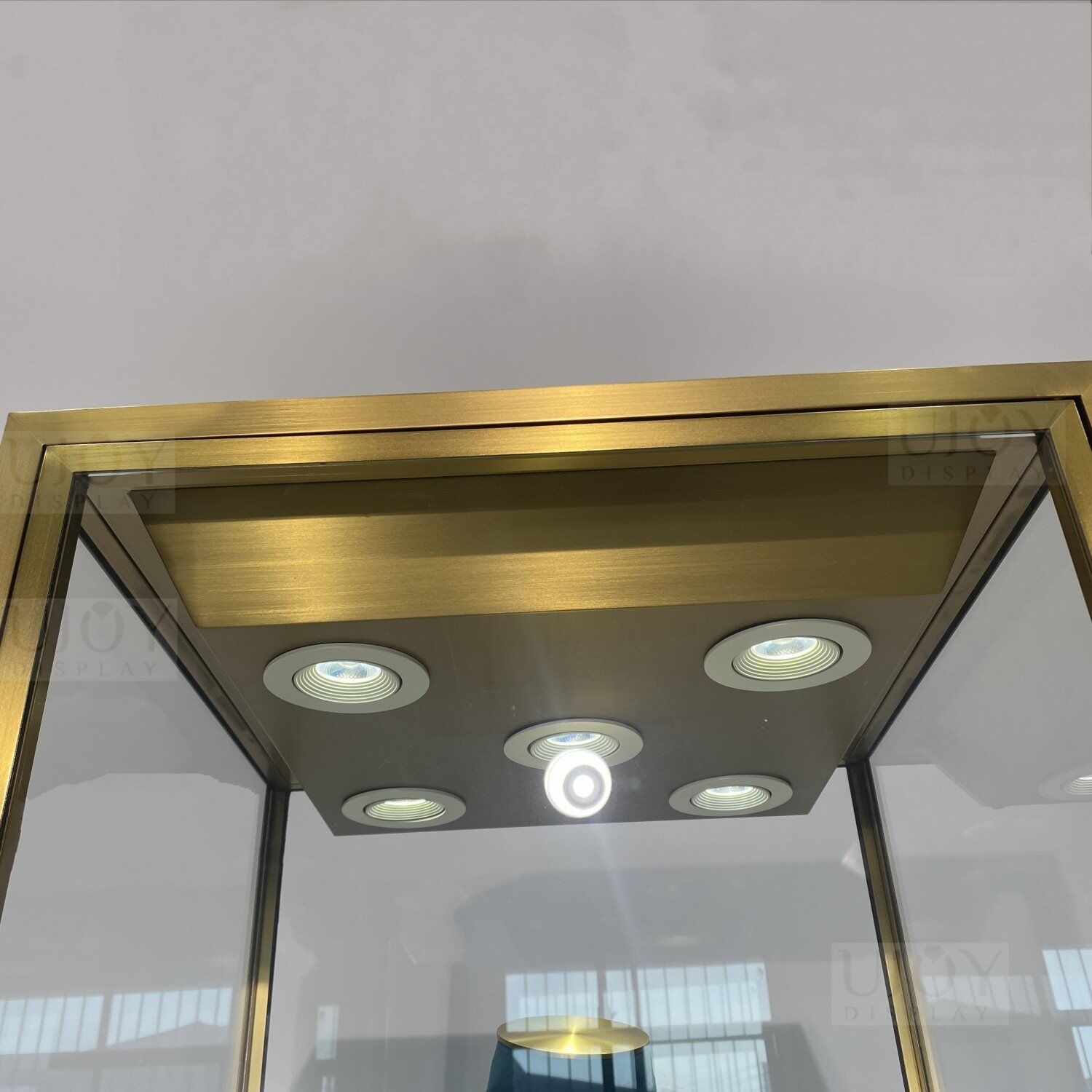 top lighting of Jewelry Showcase Display Tower Wholesale UD011 (7) top lighting of Jewelry Showcase Display Tower Wholesale UD011 (7)