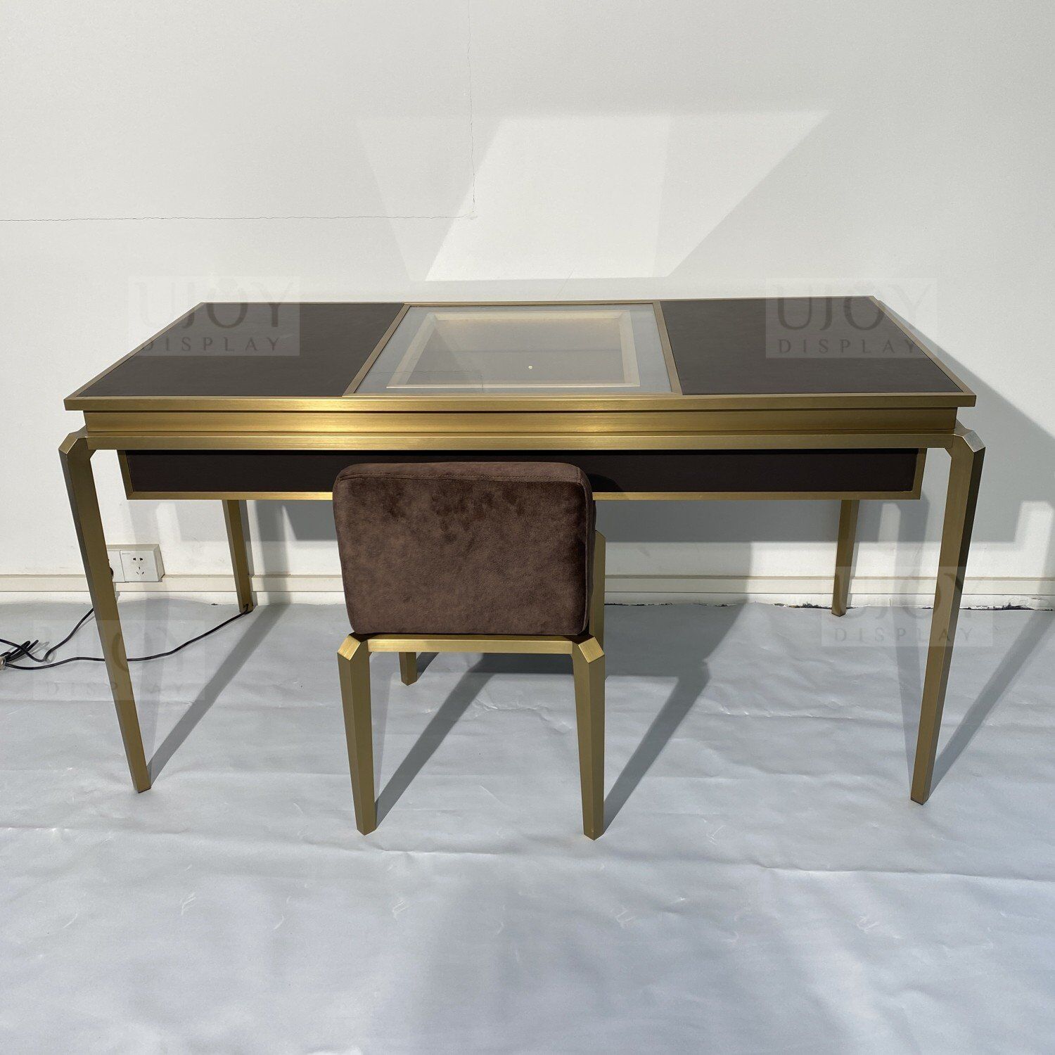 with chair__Luxury Jewelry Table With Glass Window VIP Desk UD016 (5) with chair__Luxury Jewelry Table With Glass Window VIP Desk UD016 (5)