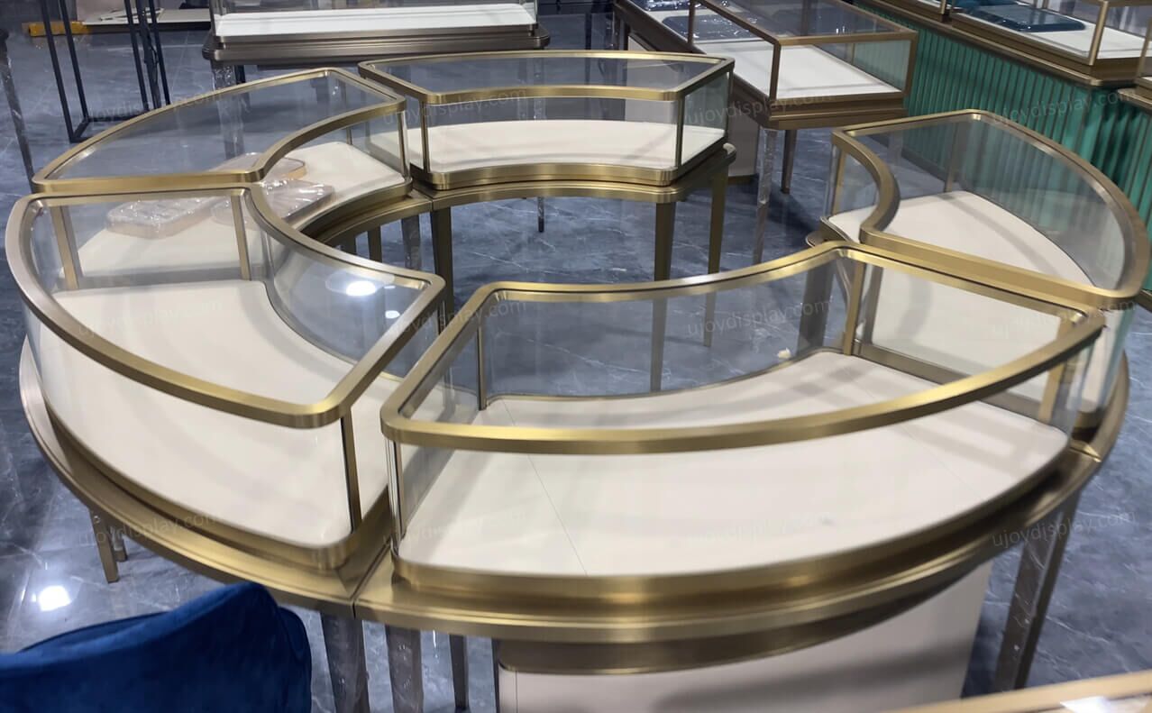 Round jewelry kiosk in mall from kiosk manufacturer from ujoydisplay (3) Round jewelry kiosk in mall from kiosk manufacturer from ujoydisplay (3)