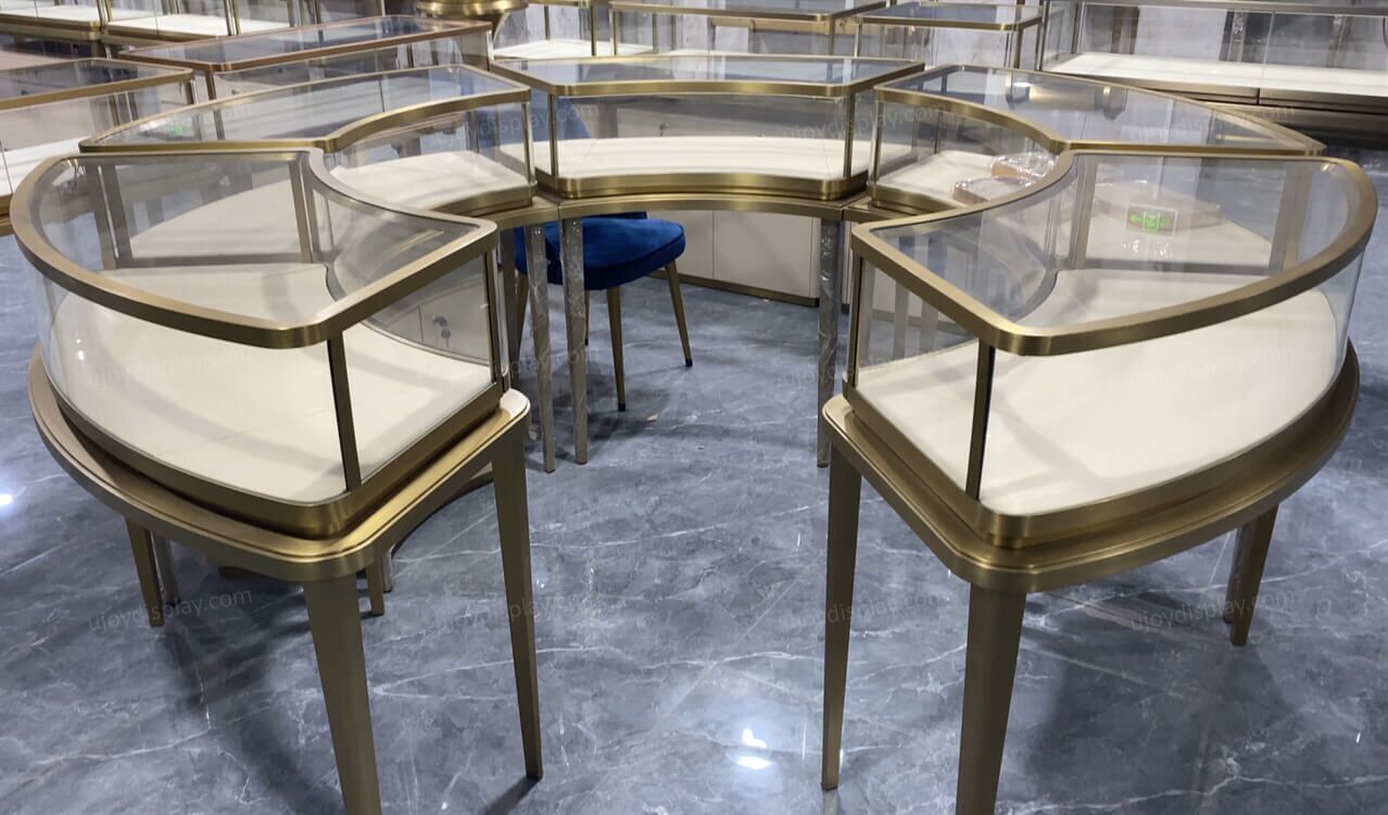 Round jewelry kiosk in mall from kiosk manufacturer from ujoydisplay (4) Round jewelry kiosk in mall from kiosk manufacturer from ujoydisplay (4)